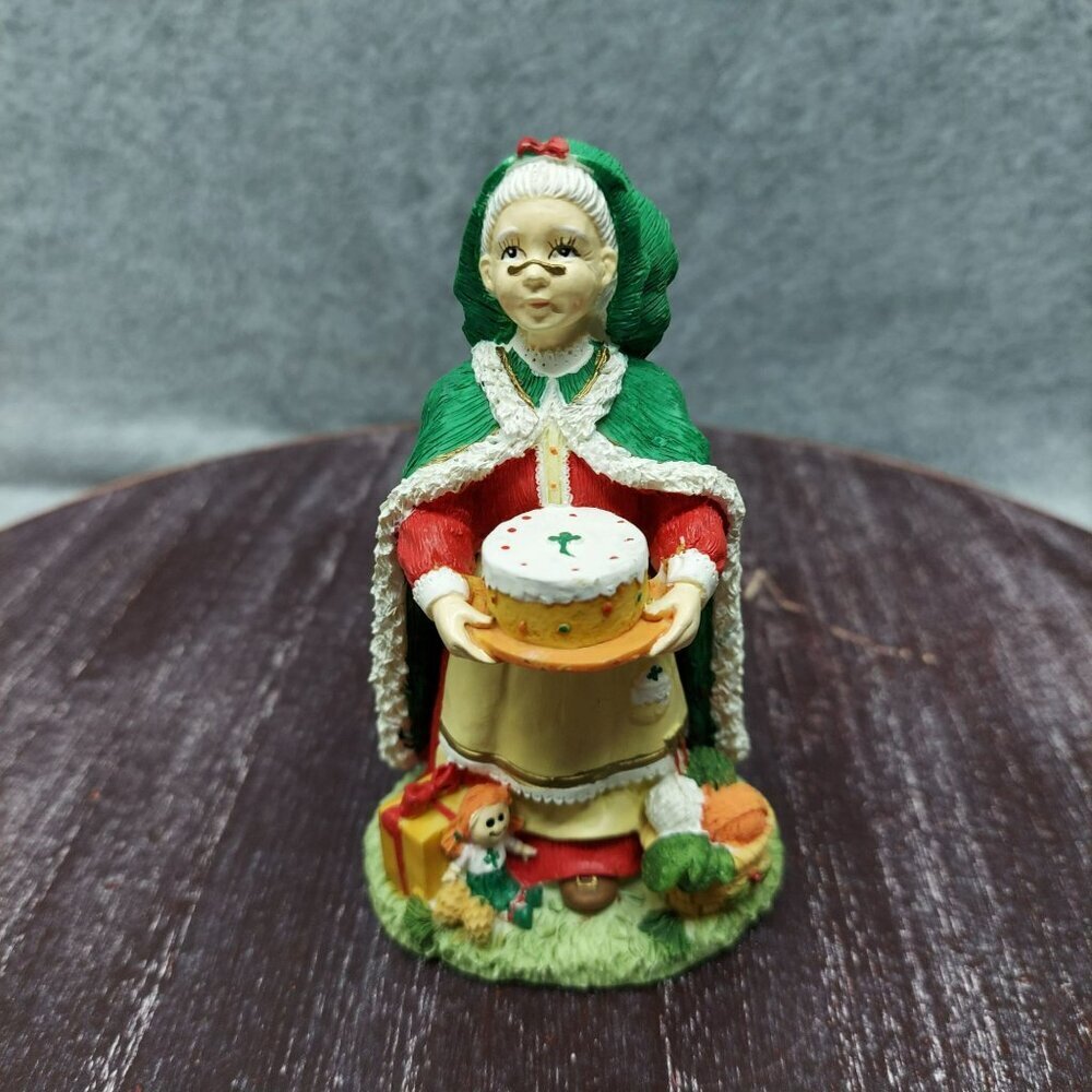 Mrs. Irish Father Christmas Figurine From The International Santa Claus Collecti
